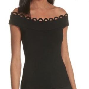 Scallop Neck Knit Top